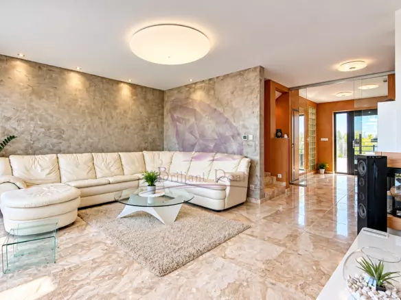 Luxury Waterfront Holiday Villa With Private Dock – SlneČnÉ JazerÁ, Senec, Slovakia
