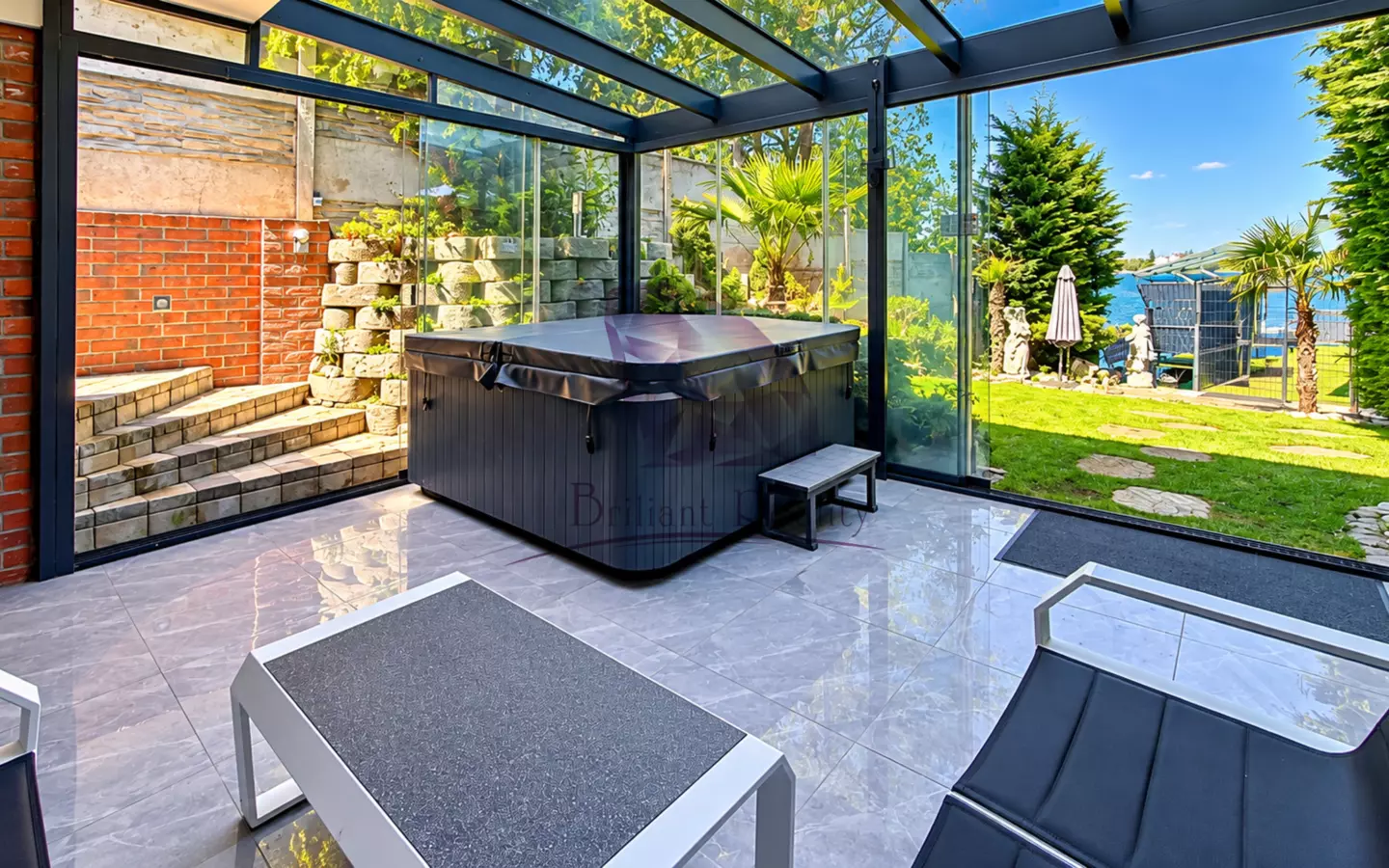 Luxury Waterfront Holiday Villa With Private Dock – SlneČnÉ JazerÁ, Senec, Slovakia
