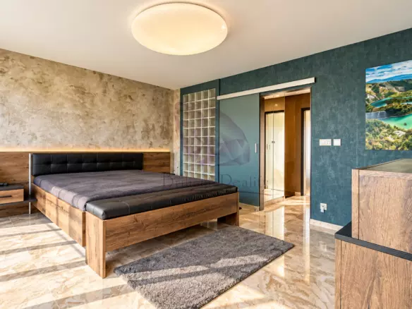 Luxury Waterfront Holiday Villa With Private Dock – SlneČnÉ JazerÁ, Senec, Slovakia