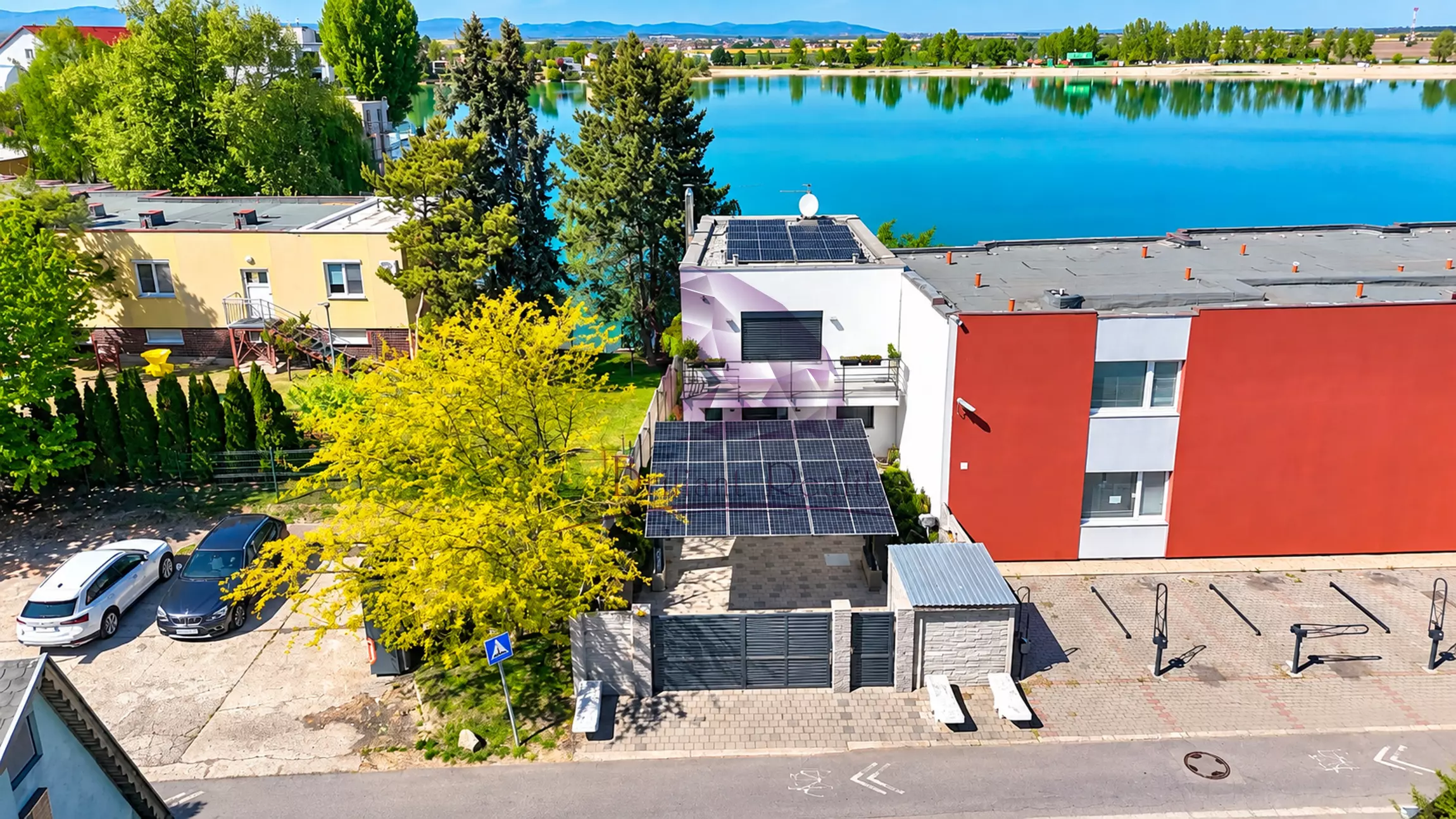 Luxury Waterfront Holiday Villa With Private Dock – SlneČnÉ JazerÁ, Senec, Slovakia