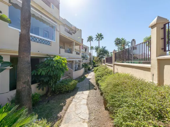 3-bedroom Property In Bel Air, Spain (115 M²)