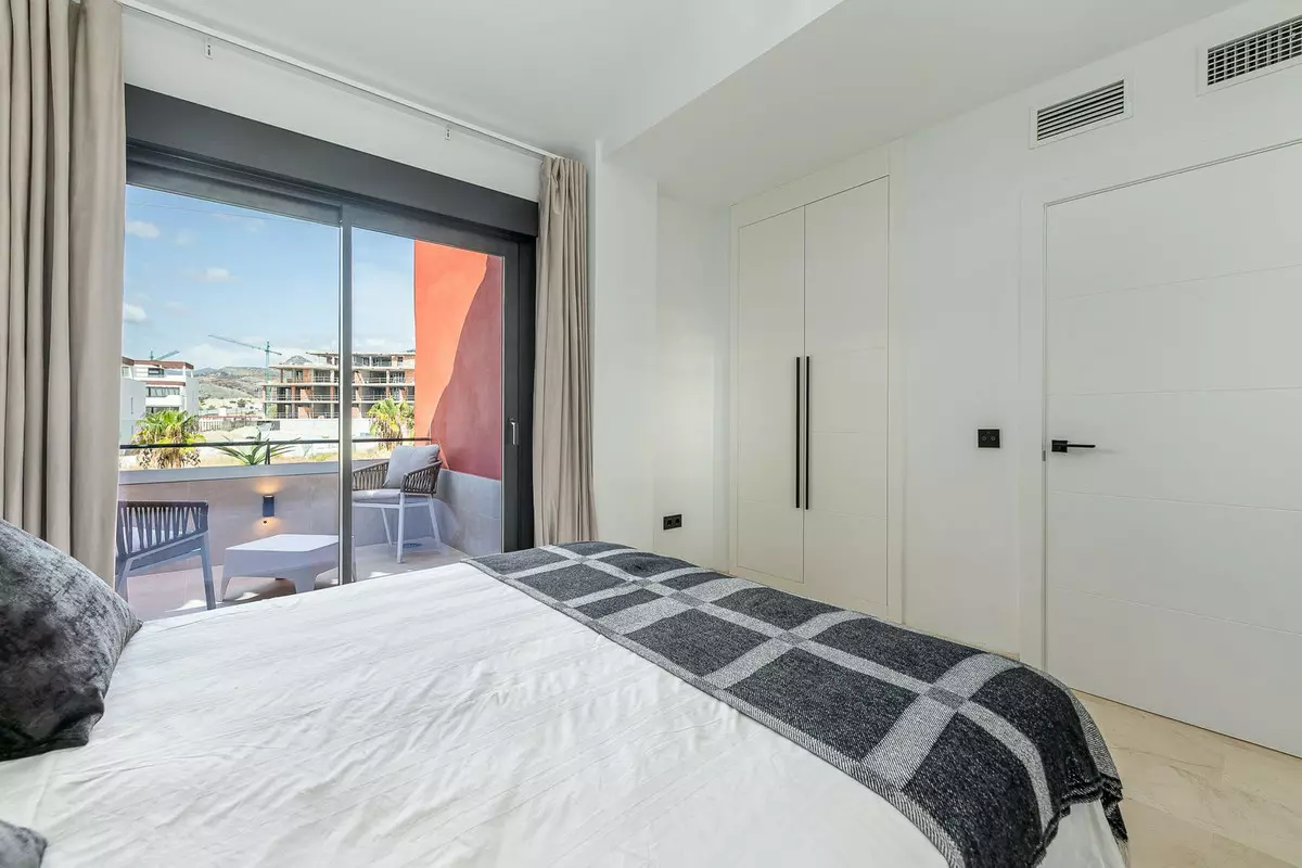 4-bedroom Property In Cancelada, Spain (156 M²)