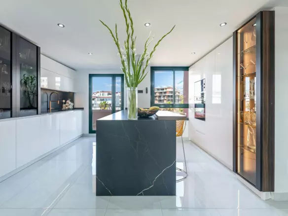 4-bedroom Property In Cancelada, Spain (156 M²)