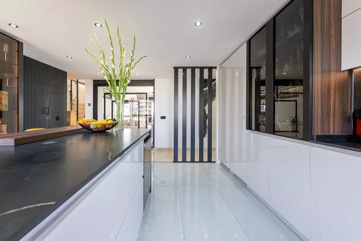 4-bedroom Property In Cancelada, Spain (156 M²)
