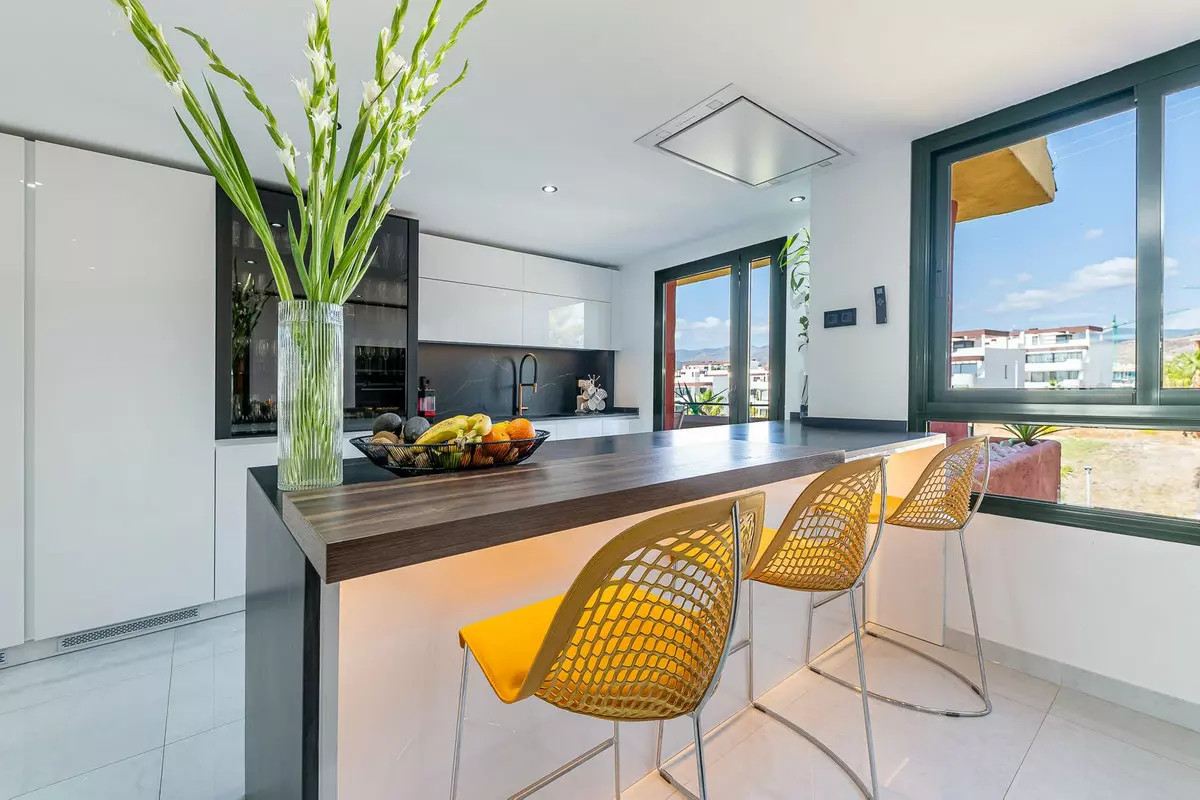 4-bedroom Property In Cancelada, Spain (156 M²)