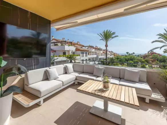 4-bedroom Property In Cancelada, Spain (156 M²)
