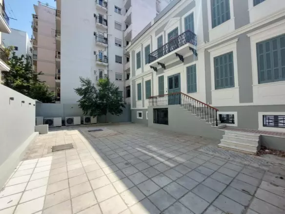 Building In Analipsi – Mpotsari – Nea Paralia, Greece (680 M²)