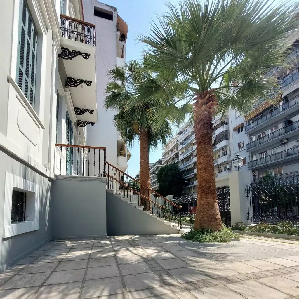 Building In Analipsi – Mpotsari – Nea Paralia, Greece (680 M²)