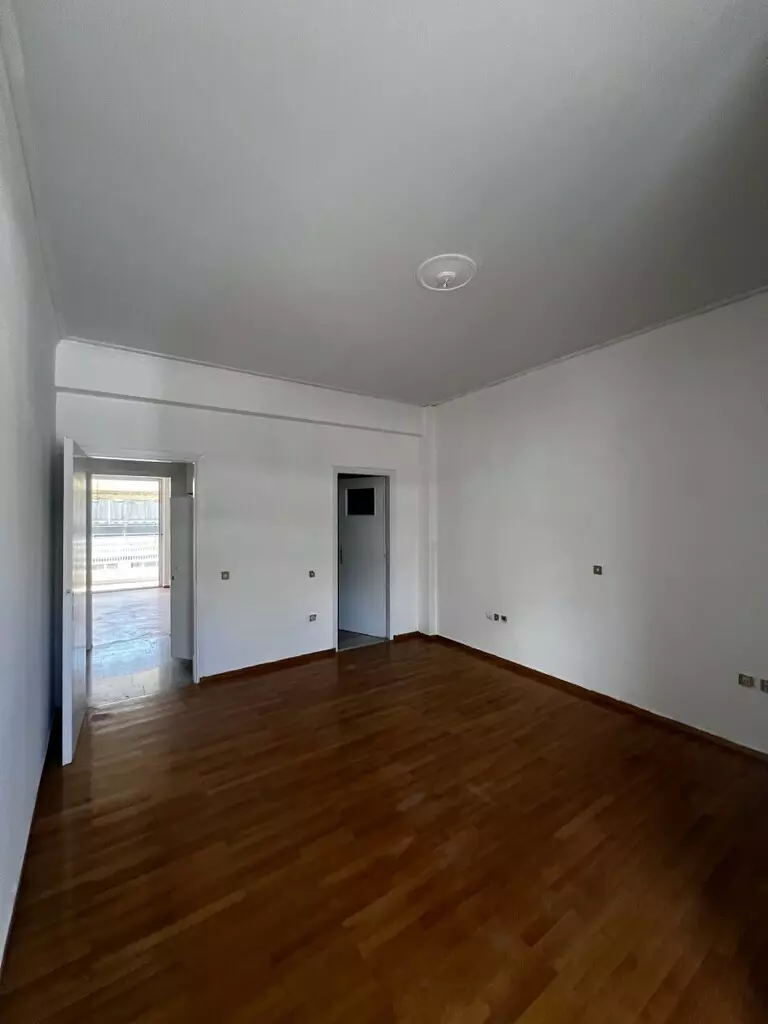 3-bedroom Flat In Zografou, Greece (141 M²)