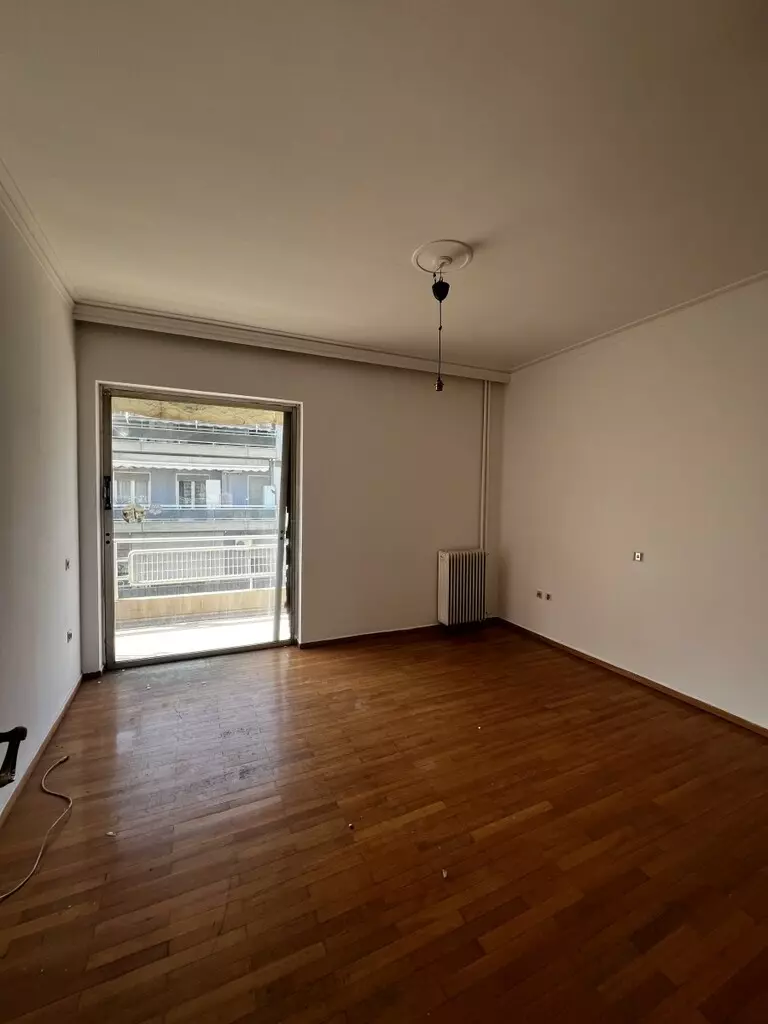 3-bedroom Flat In Zografou, Greece (141 M²)