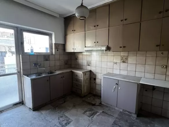 3-bedroom Flat In Zografou, Greece (141 M²)