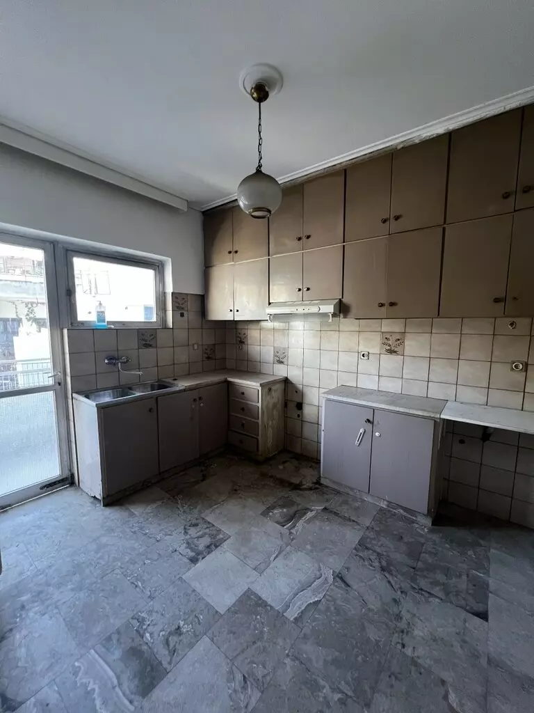 3-bedroom Flat In Zografou, Greece (141 M²)