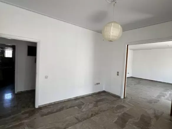 3-bedroom Flat In Zografou, Greece (141 M²)