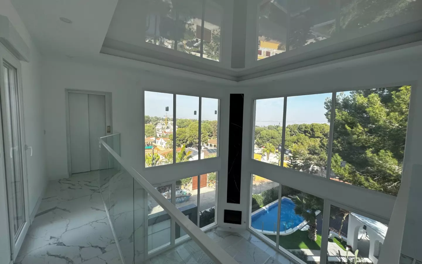 5-bedroom Villa In Torrevieja, Spain (165 M²)