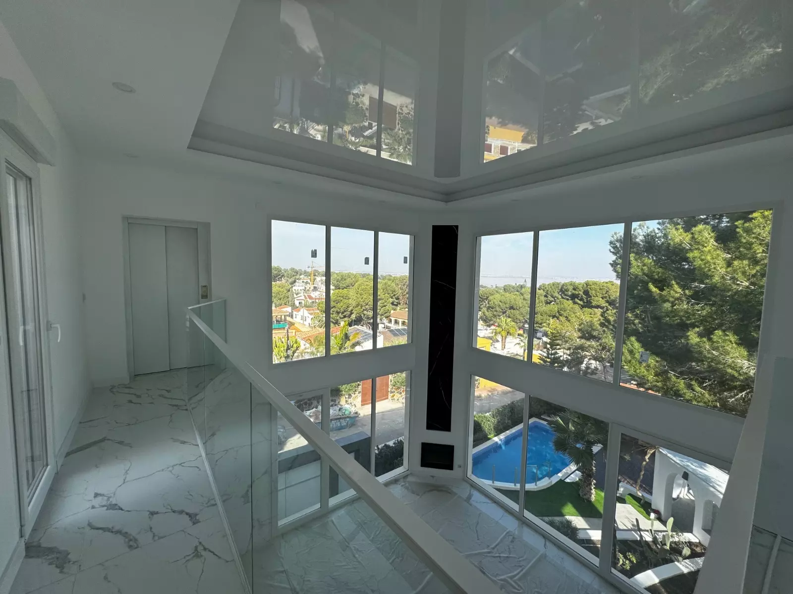 5-bedroom Villa In Torrevieja, Spain (165 M²)