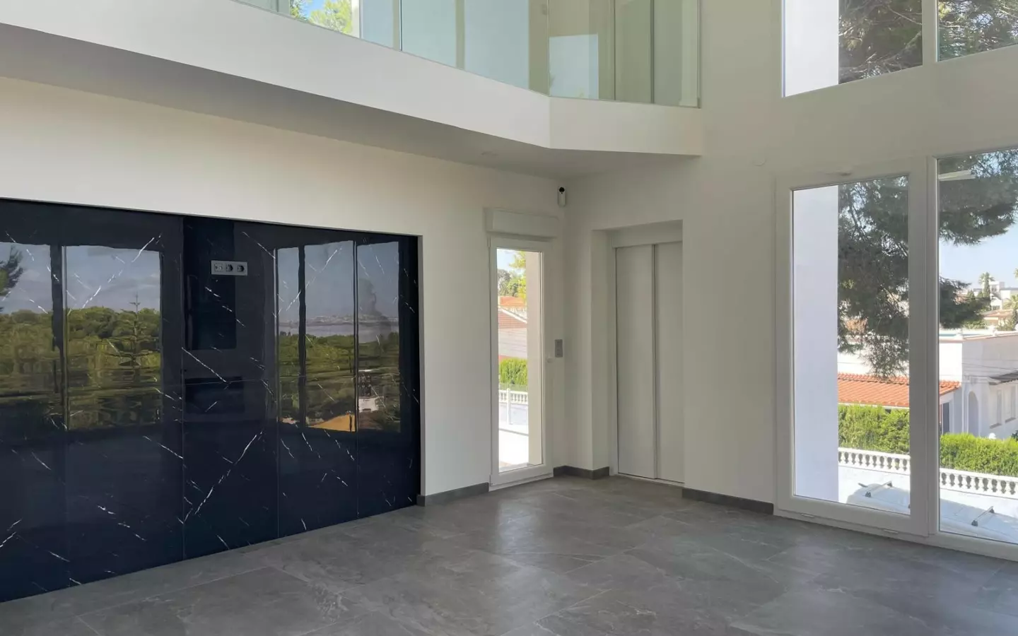 5-bedroom Villa In Torrevieja, Spain (165 M²)