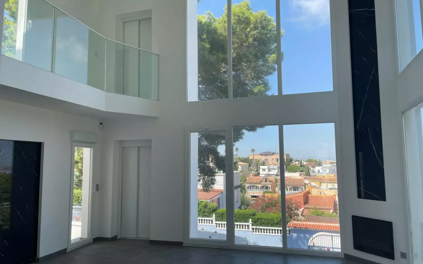 5-bedroom Villa In Torrevieja, Spain (165 M²)