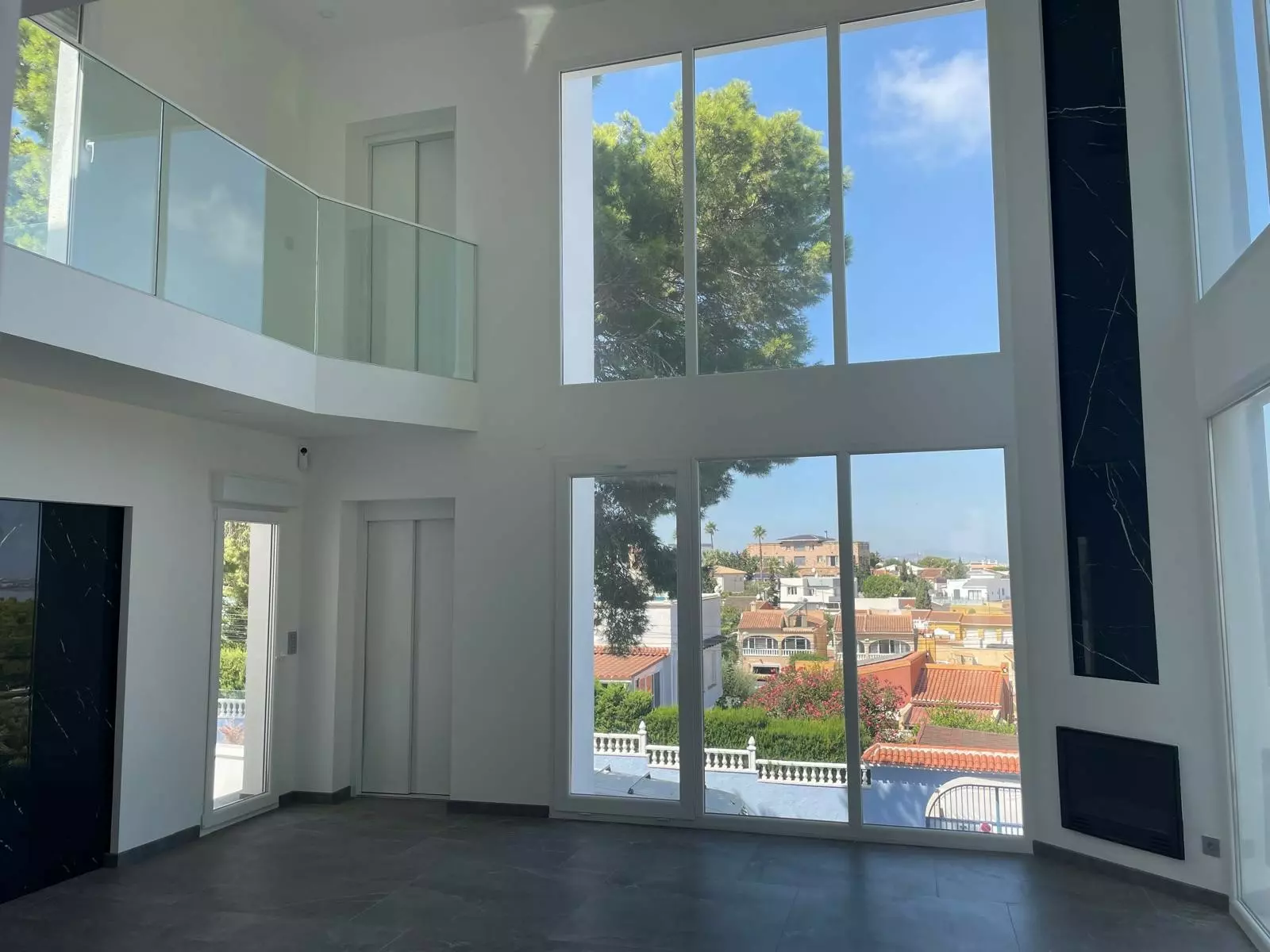 5-bedroom Villa In Torrevieja, Spain (165 M²)