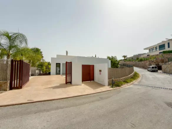 3-bedroom Villa In Orihuela Costa, Spain (298 M²)