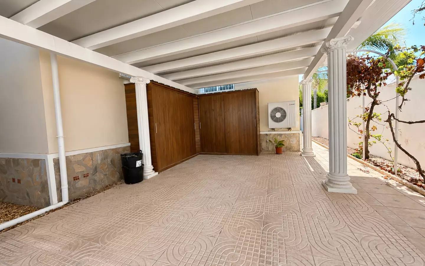 3-bedroom Villa In Ciudad Quesada, Spain (163 M²)