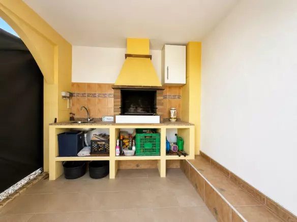 3-bedroom Villa In Ciudad Quesada, Spain (163 M²)