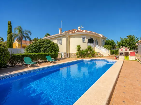 3-bedroom Villa In Ciudad Quesada, Spain (163 M²)