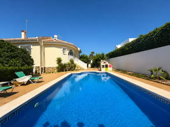 3-bedroom Villa In Ciudad Quesada, Spain (163 M²)
