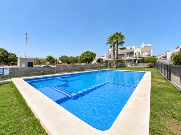 2-bedroom House In Torrevieja, Spain (120 M²)