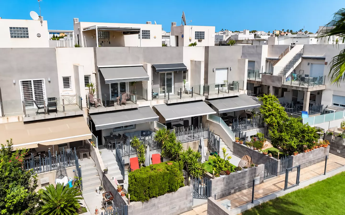 2-bedroom House In Torrevieja, Spain (120 M²)