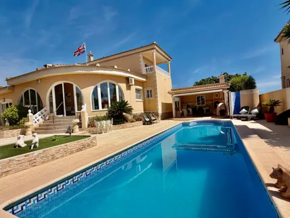 4-bedroom Villa In Ciudad Quesada, Spain (162 M²)