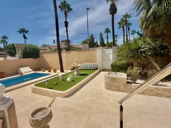 4-bedroom Villa In Ciudad Quesada, Spain (162 M²)