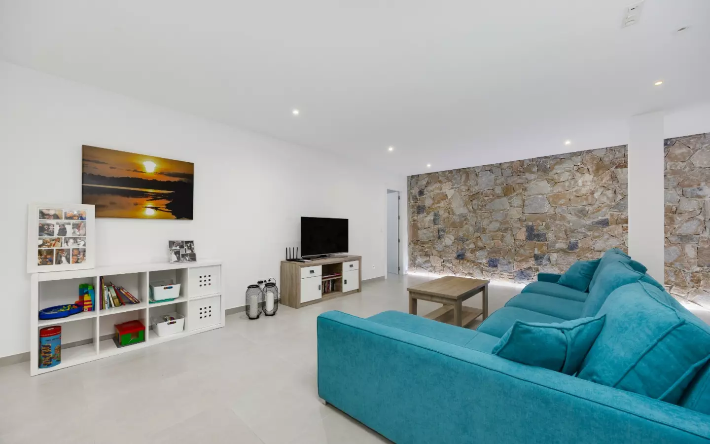 4-bedroom Villa In Benijofar, Spain (179 M²)