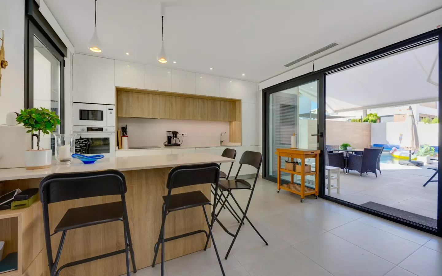 4-bedroom Villa In Benijofar, Spain (179 M²)