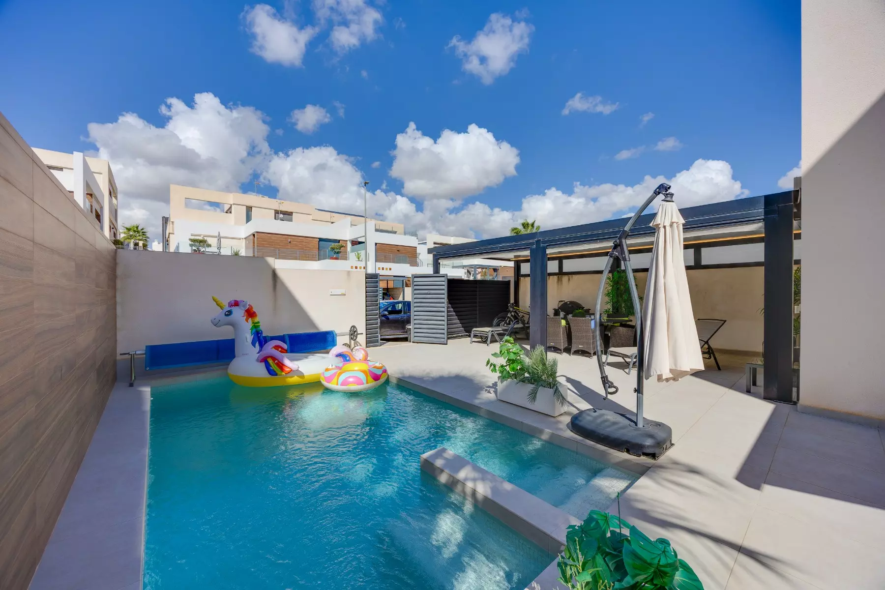 4-bedroom Villa In Benijofar, Spain (179 M²)