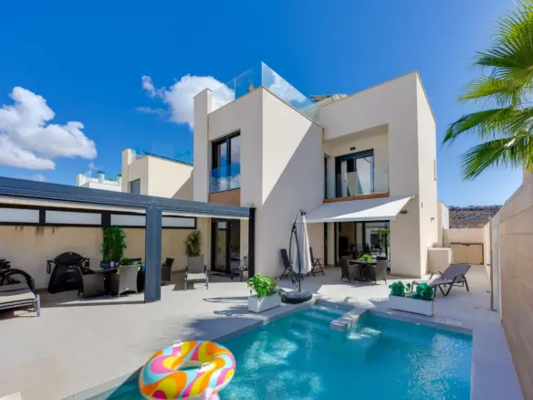 4-bedroom Villa In Benijofar, Spain (179 M²)