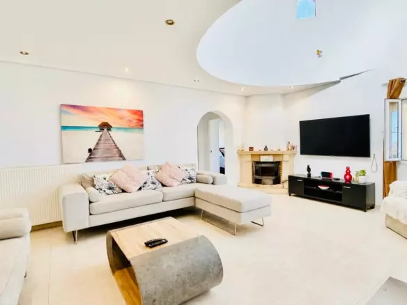 4-bedroom Villa In Ciudad Quesada, Spain (219 M²)
