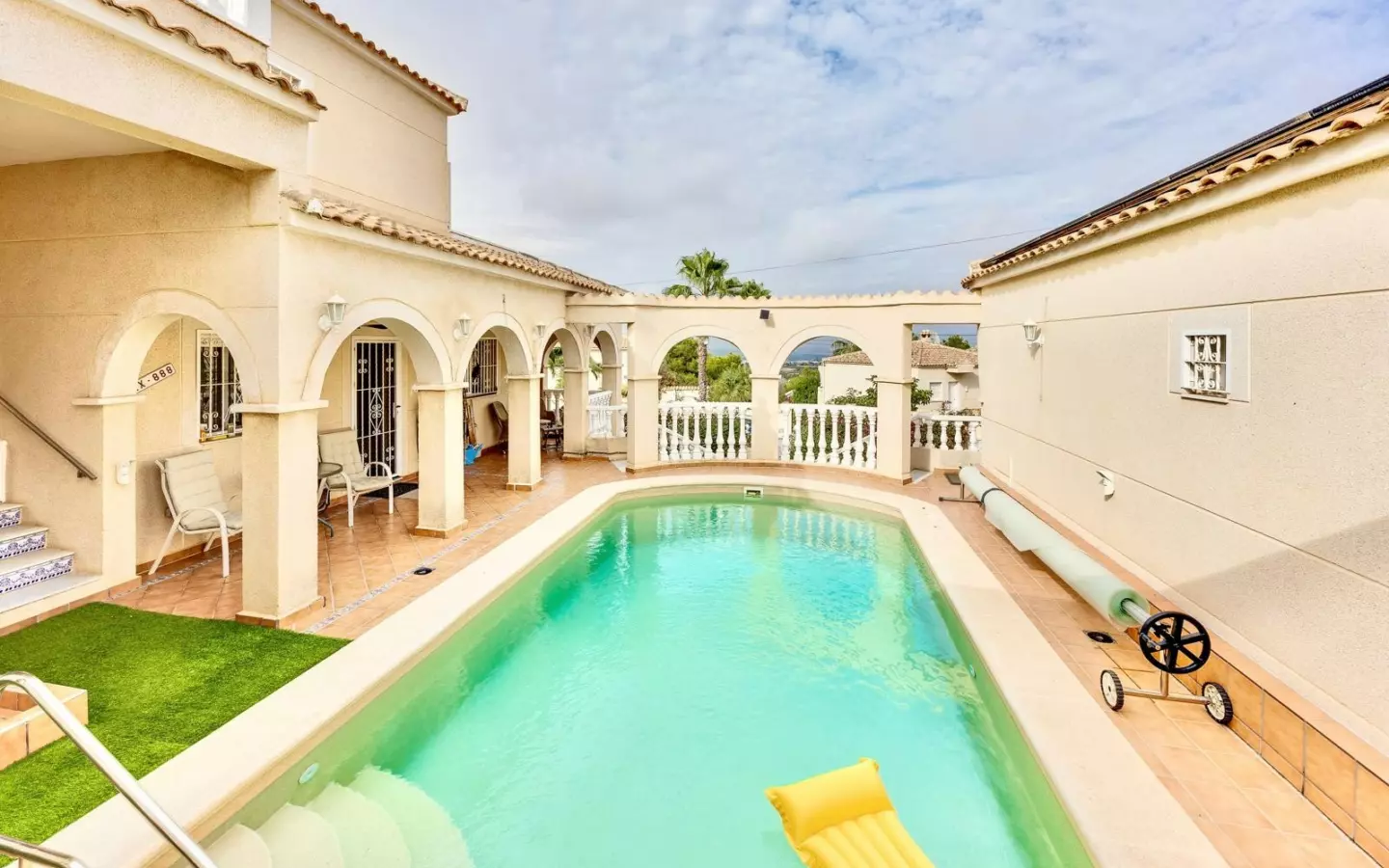 4-bedroom Villa In San Miguel De Salinas, Spain (356 M²)