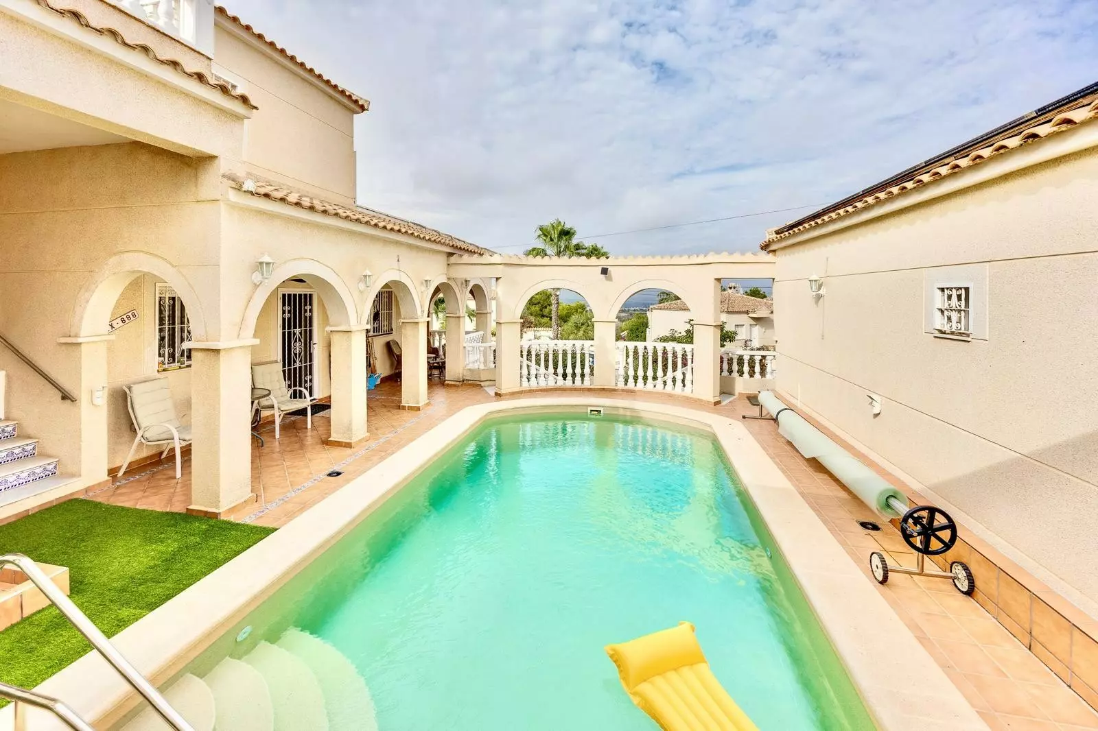 4-bedroom Villa In San Miguel De Salinas, Spain (356 M²)