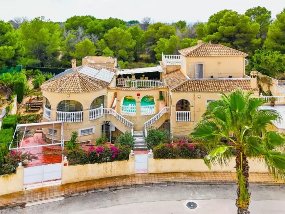 4-bedroom Villa In San Miguel De Salinas, Spain (356 M²)