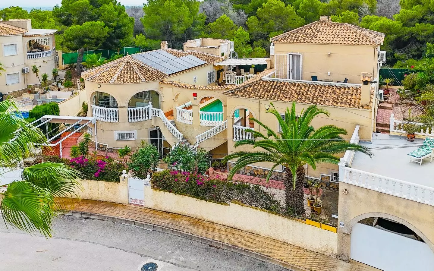 4-bedroom Villa In San Miguel De Salinas, Spain (356 M²)