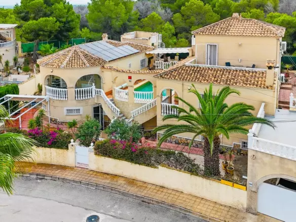 4-bedroom Villa In San Miguel De Salinas, Spain (356 M²)