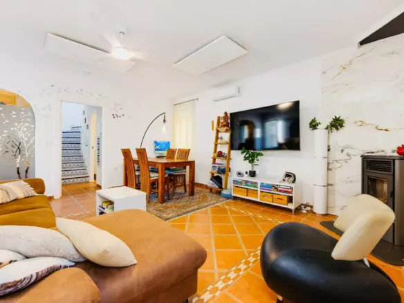 4-bedroom Villa In San Miguel De Salinas, Spain (356 M²)