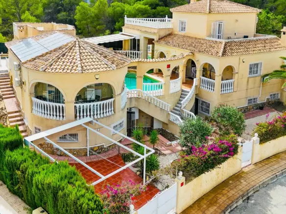 4-bedroom Villa In San Miguel De Salinas, Spain (356 M²)