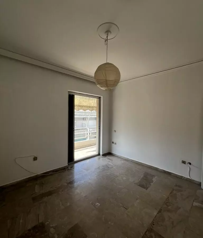 3-bedroom Flat In Zografou, Greece (141 M²)