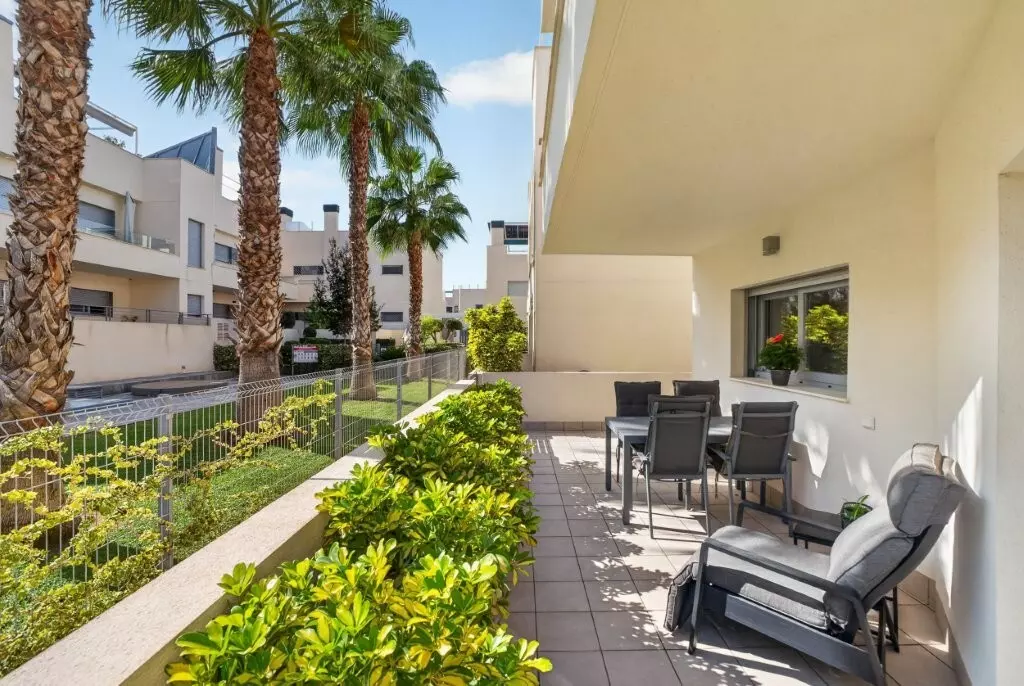 3-bedroom Semi In Torrevieja, Spain (123 M²)