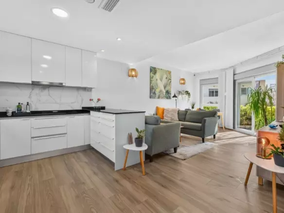 3-bedroom Semi In Torrevieja, Spain (123 M²)