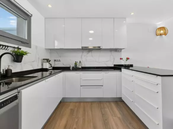 3-bedroom Semi In Torrevieja, Spain (123 M²)