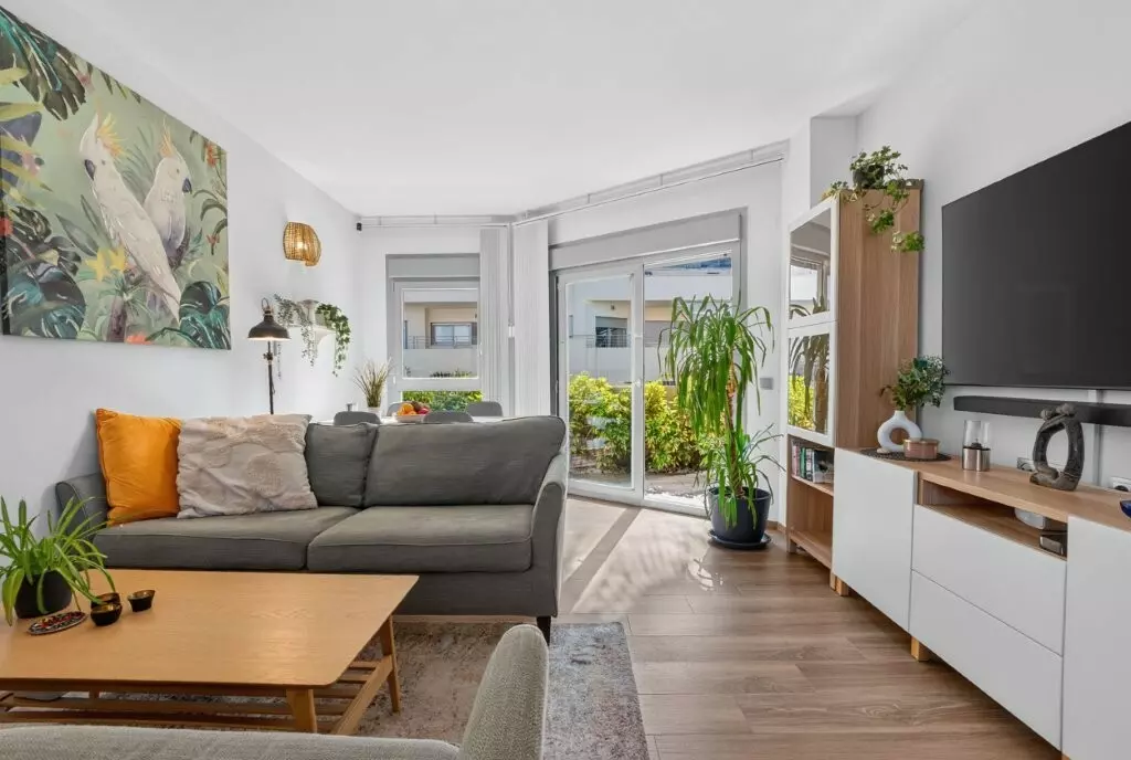 3-bedroom Semi In Torrevieja, Spain (123 M²)