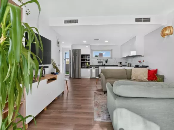 3-bedroom Semi In Torrevieja, Spain (123 M²)