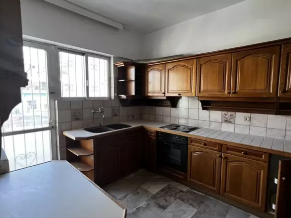 3-bedroom Flat In Zografou, Greece (141 M²)